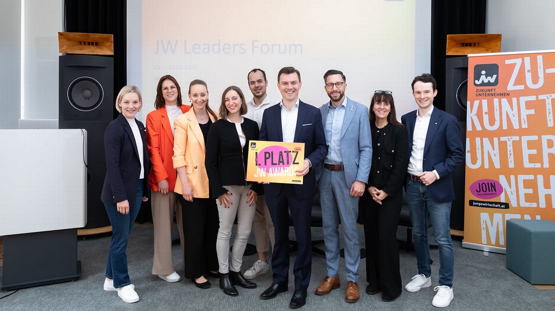 Gruppenbild - halten Schild hoch mit 