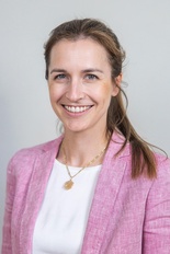 Portrait Mag. Eva Mrazek, Geschäftsführerin