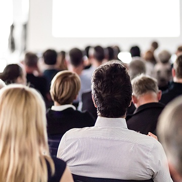 Veranstaltung, Vortrag, Seminar, Event, Teilnehmerinnen, Publikum, Zuhörer, Zuseher, Zuschauer, Zuschauer, zuhören, zuschauen, zusehen, Teilnahme, Podiumsdiskussion, Vorstellung, Fortbildung, Weiterbildung, weiterbilden, fortbilden, vortragen, Person, Mensch