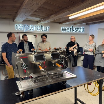 Wenn Netzwerken zum Erlebnis wird – Junge Wirtschaft bei Kaffeetechnik Ausserfern