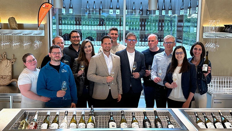 Gruppenfoto im Weingut