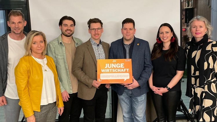 Petra Herz, Manuel Kleinböck, Alexander Eckhardt, Daniel Duschanek, Bernhard Hackl, Tatjana Peischl-Knor und Iris Gager